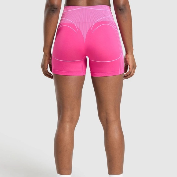 FIRM Gymshark | Apex Seamless Shorts - Picture 2 of 11